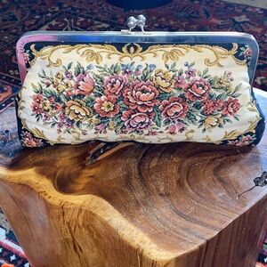 Vintage petit point needlepoint floral handbag clutch